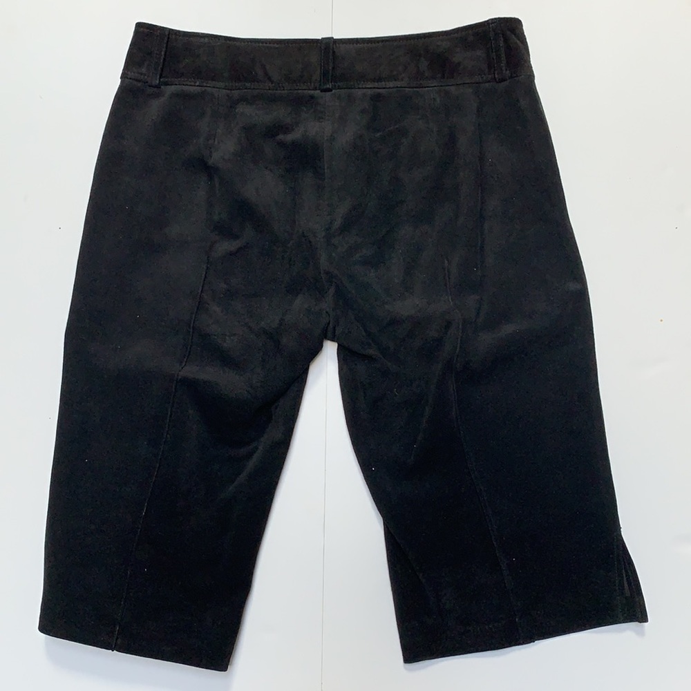Danier black suede leather Bermuda shorts - Picture 2 of 8